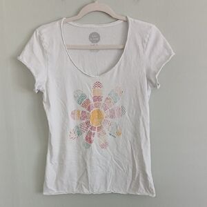 Life Is Good Women's White Floral Smooth Fitted Tee Shirt Size Medium